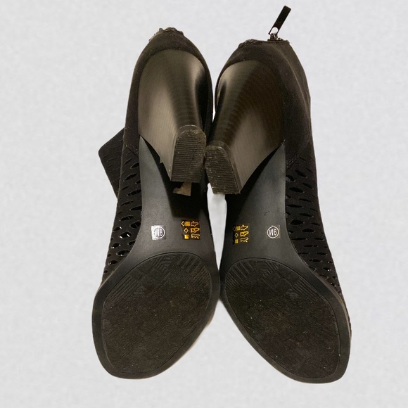 CL by Laundry Peep Toe Ankle Booties - Picture 5 of 6